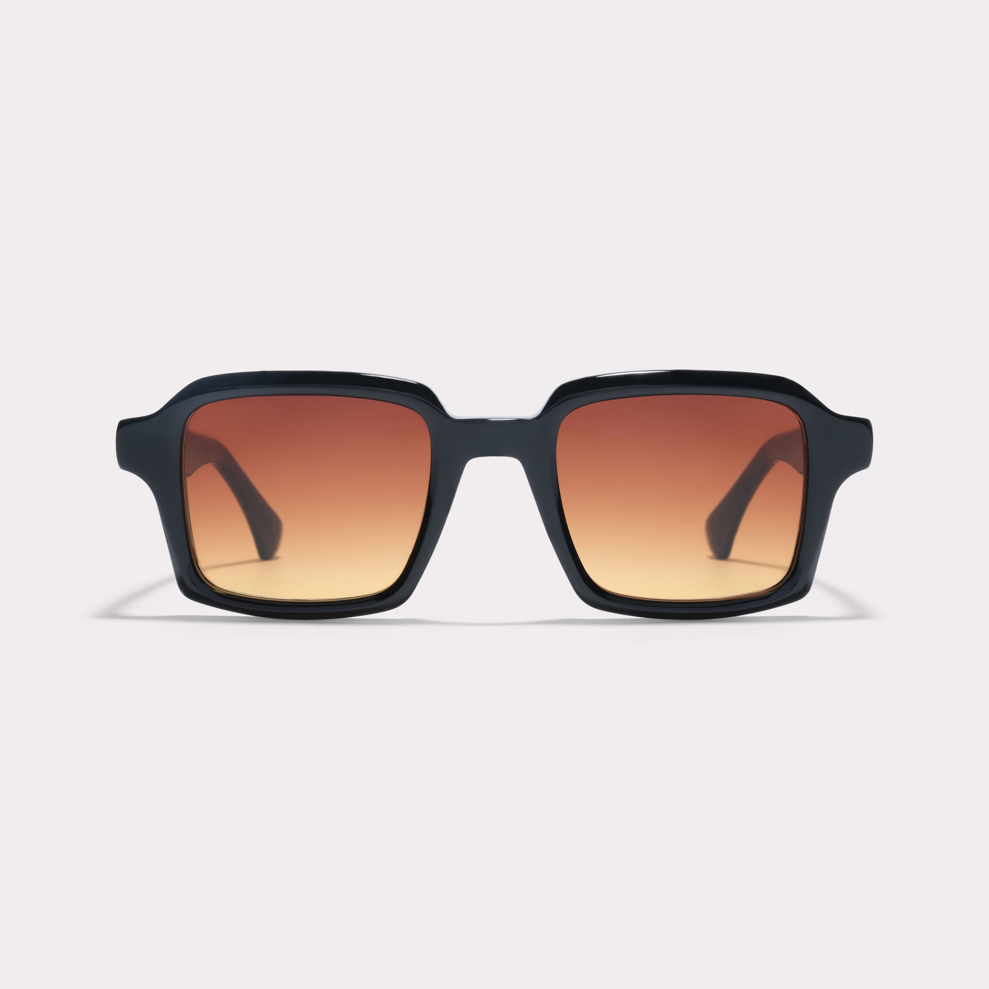 Ein Paar Dries Schwarz Sonnenbrille , von vorne gesehen