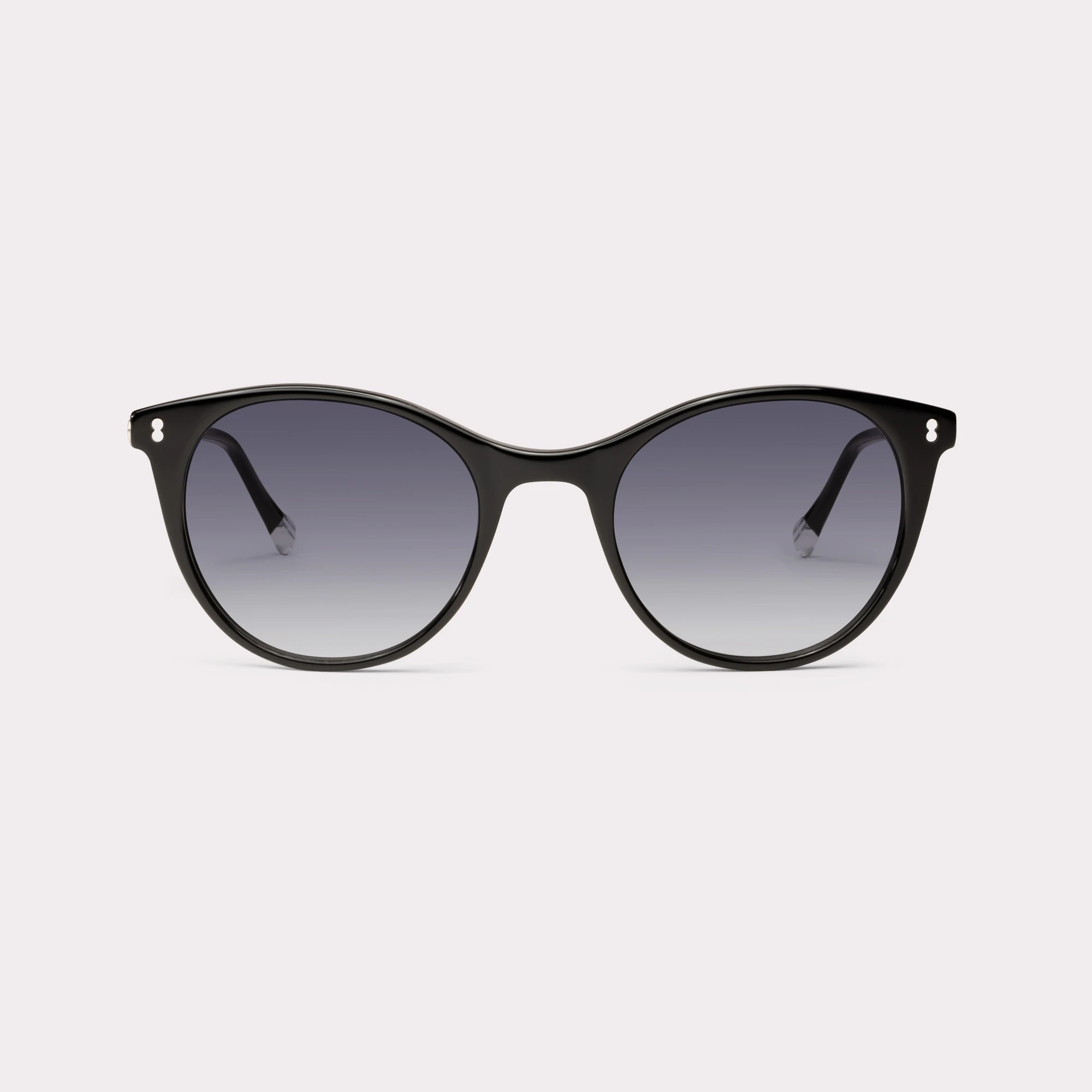 Une paire de Berry Noir Lunettes de soleil vue de face