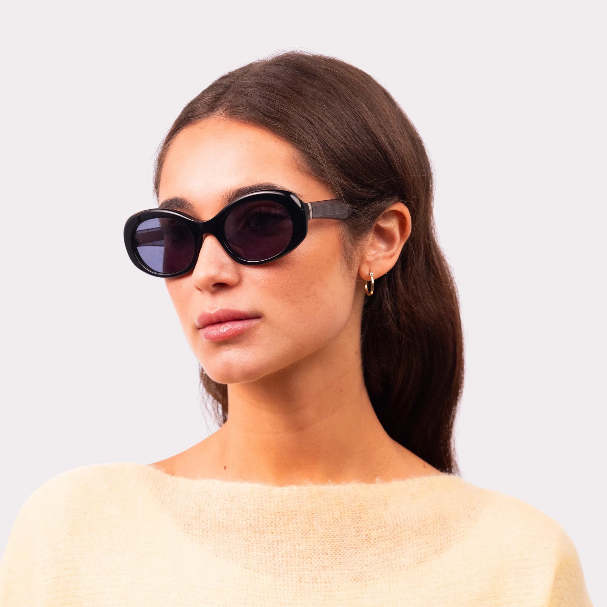 Une paire de Loop Noir Lunettes de soleil