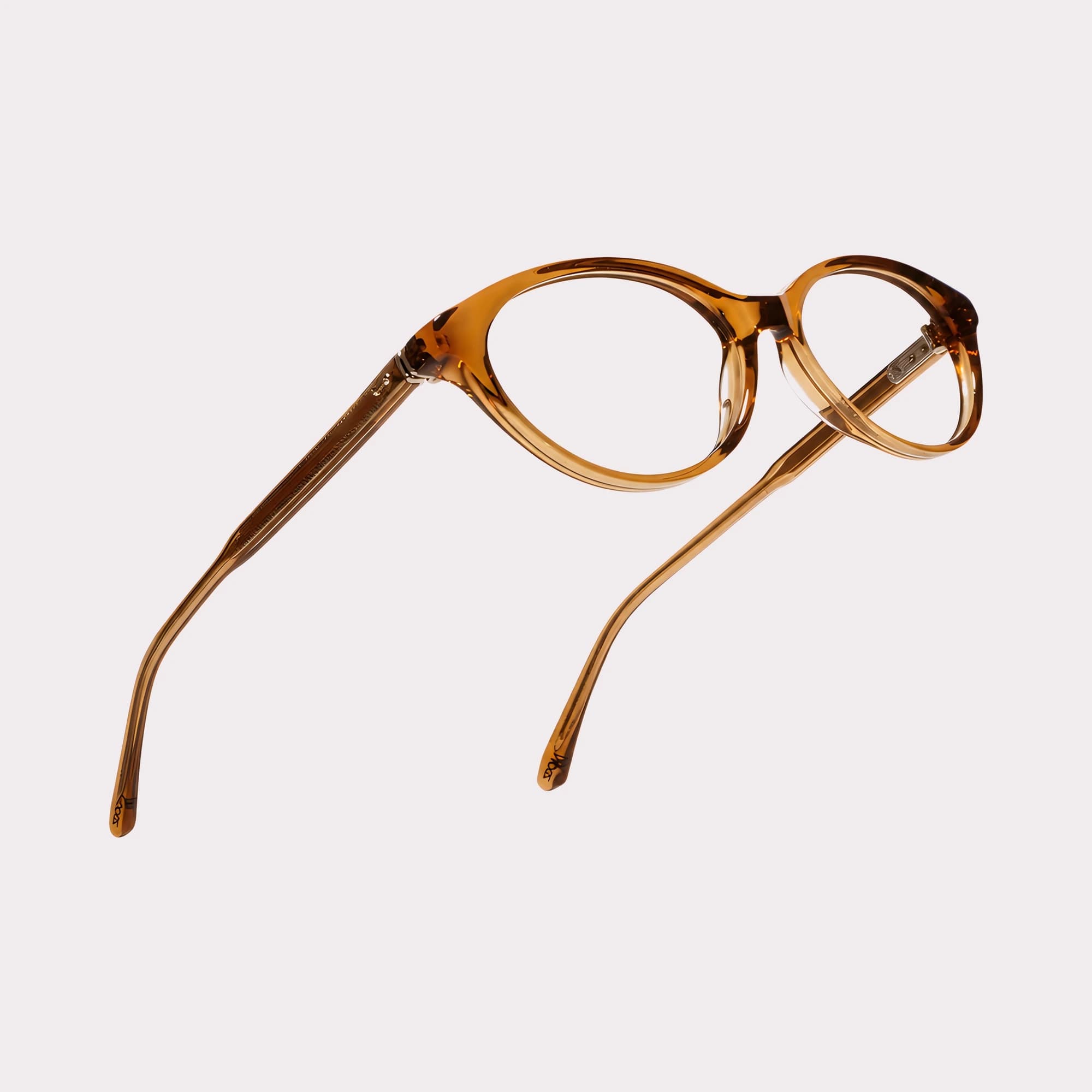 Un par de Kim Amber Gafas graduadas en vista macro