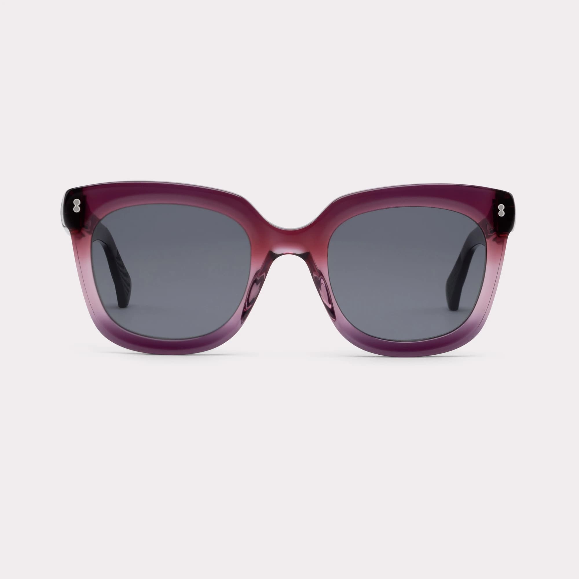 Une paire de Sky Violet Bleu Lunettes de soleil vue de face