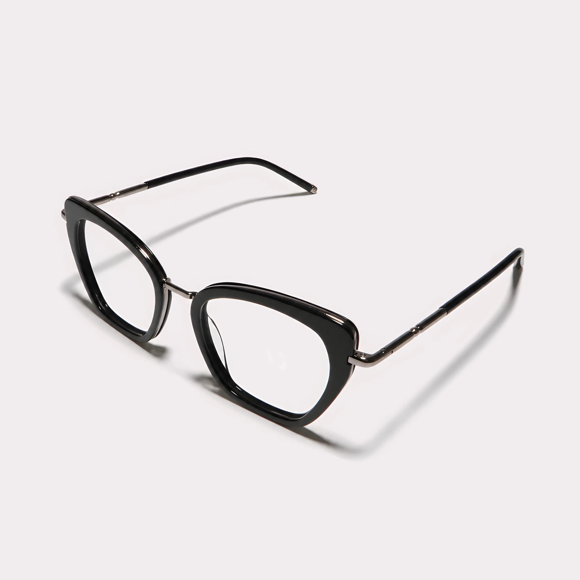 Un par de Lily Negro Gafas graduadas vista de lado