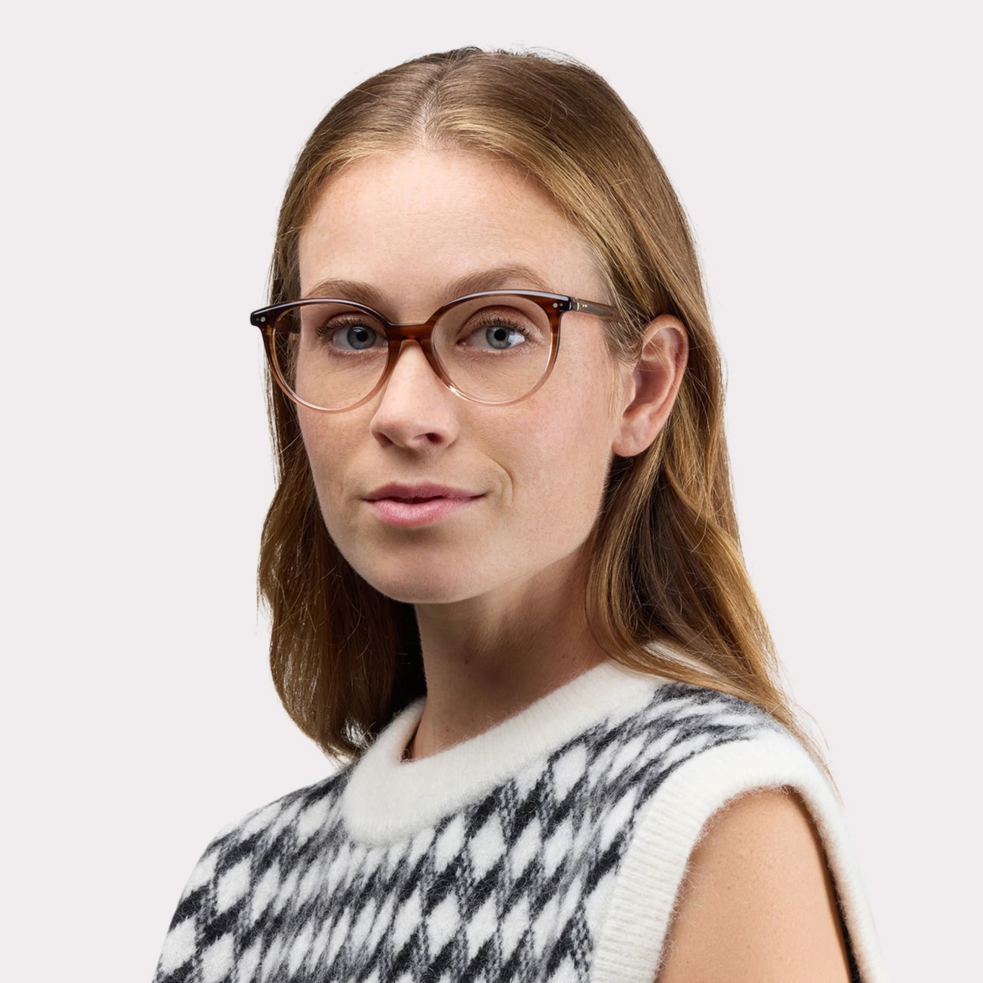 A pair of Berry Gradient brown Reading glasses