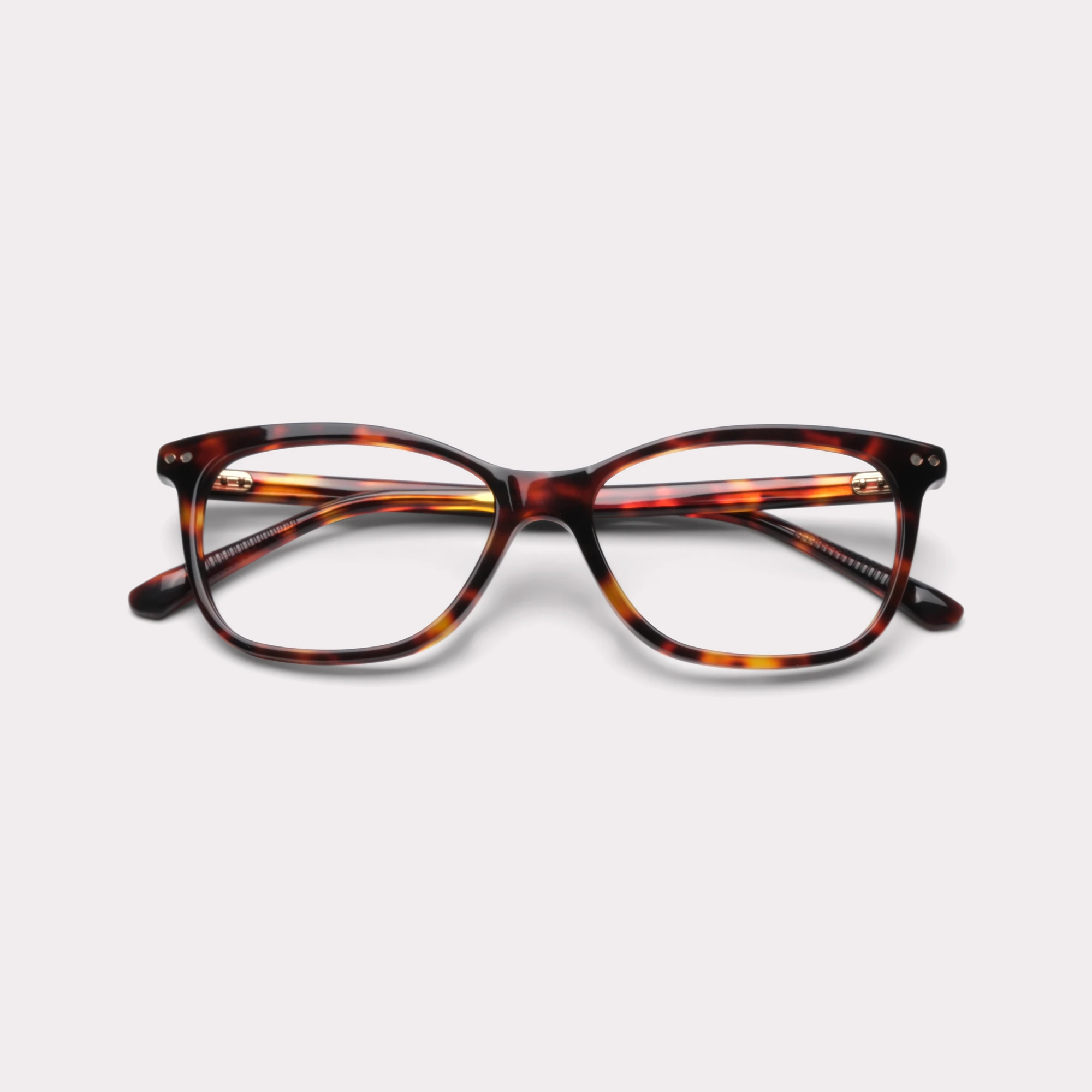 Ein Paar Ember Tortoise Brillen mit Sehstärke , zusammengeklappt